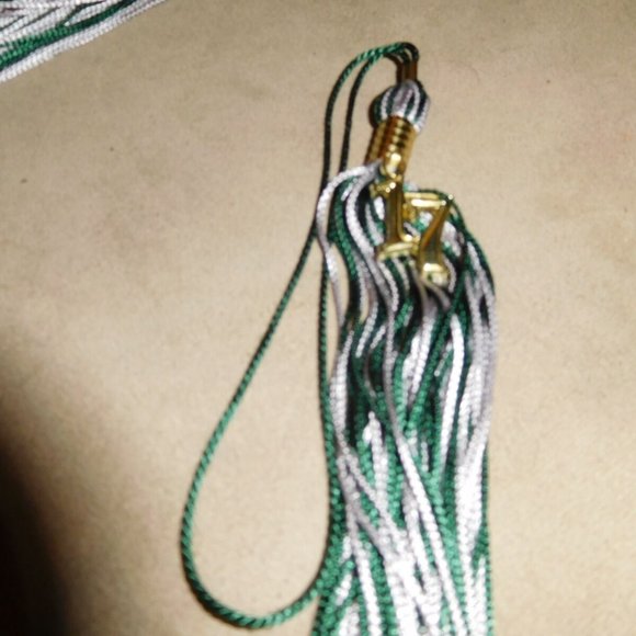 2017 MOTAR BOARD TASSLE GRADUATION GREEN SILVER TASSEL TASSLE - Picture 2 of 2